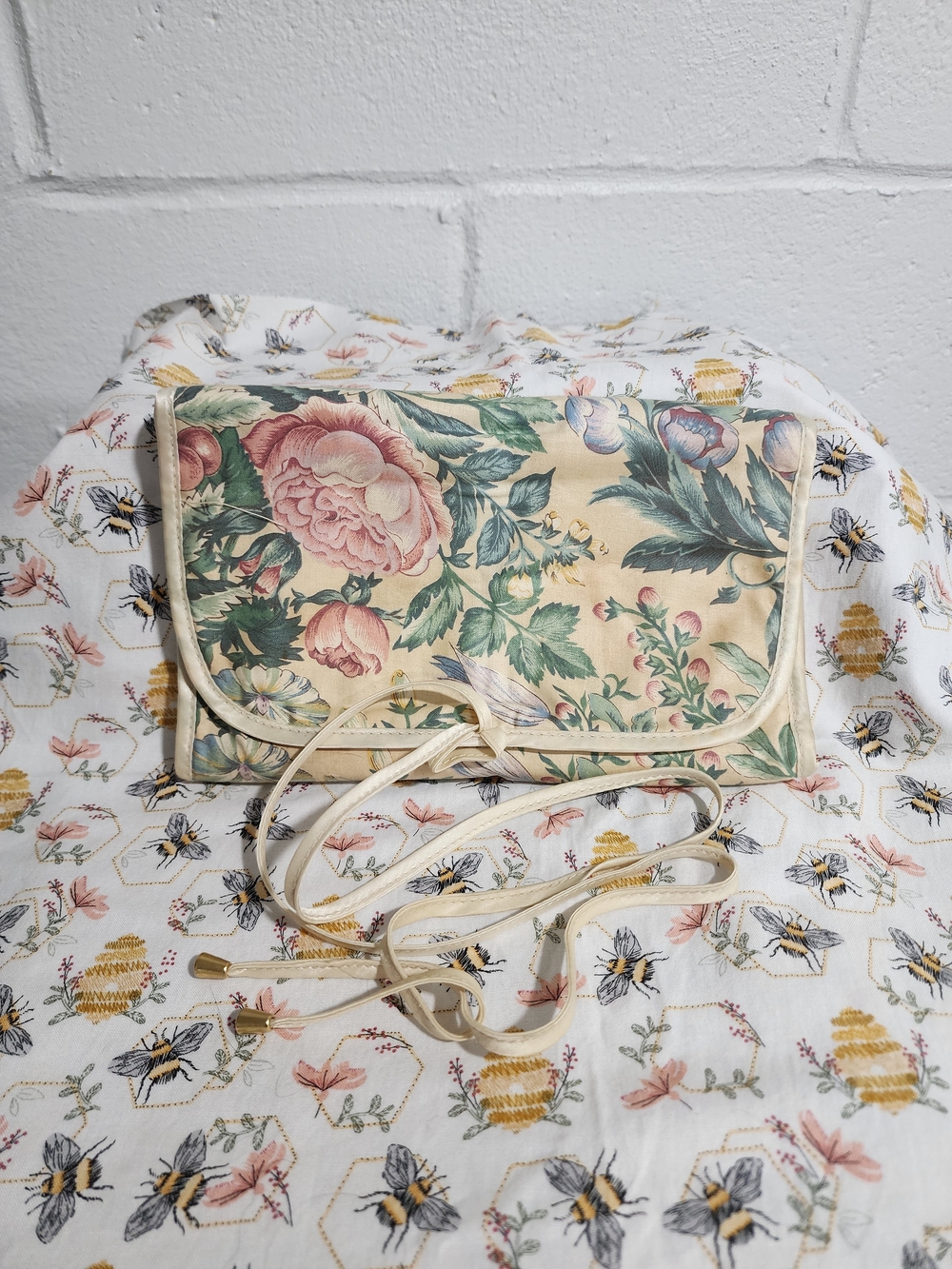 Vintage 80s Floral Garden Print Fold-Over Makeup Travel Bag